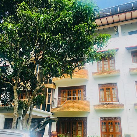 Mount House Hotel Apartment ديكويلاّ تين المظهر الخارجي الصورة