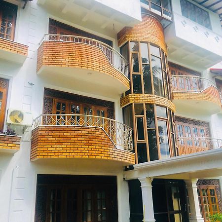 Mount House Hotel Apartment ديكويلاّ تين المظهر الخارجي الصورة
